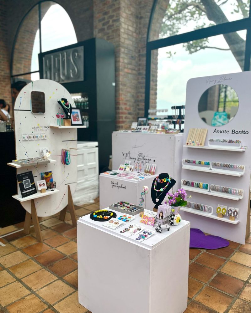 bf35961b-5a59-4993-bec4-298c84ba190e (1)